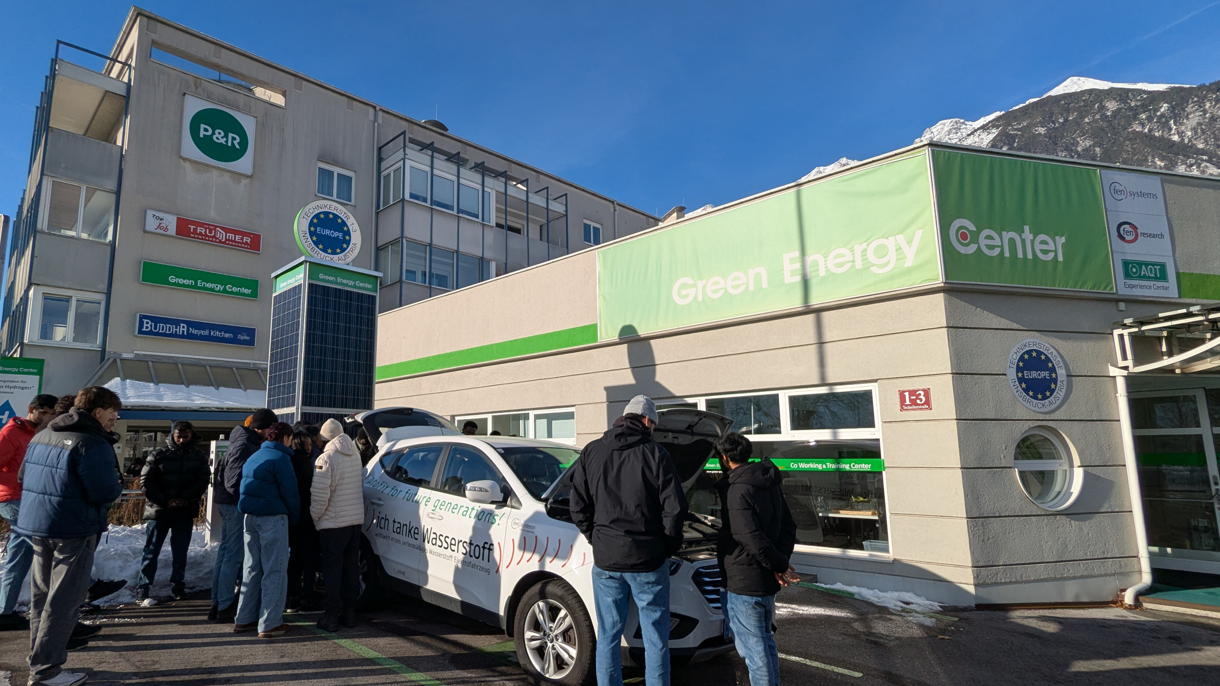 Descriptive alternative text